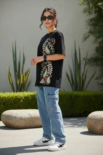 Maharani Motif Oversized T-Shirt